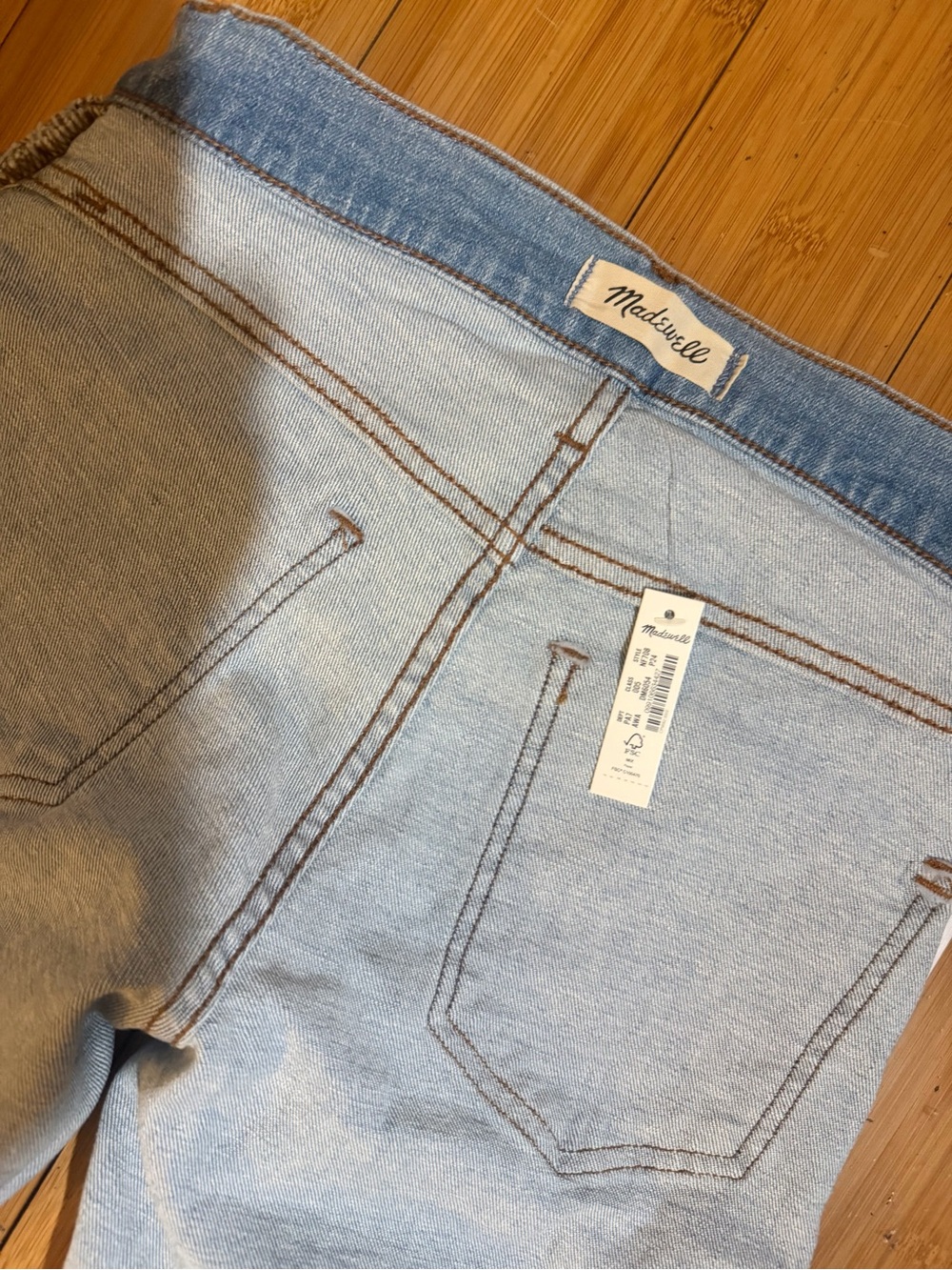 NWT Madewell The Petite Perfect Vintage Jean in
Alderton Wash Size 24P - Picture 8 of 16
